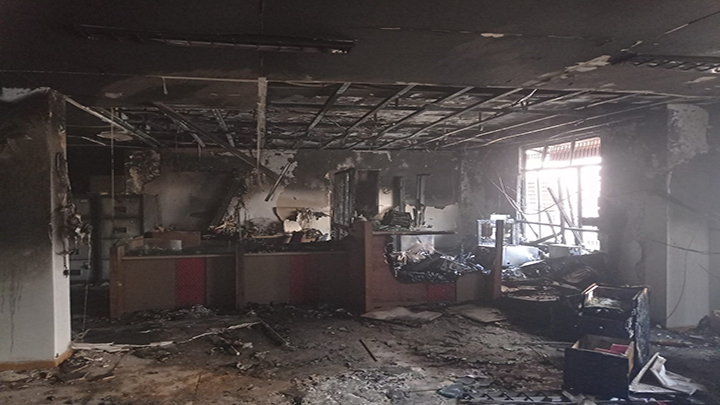 Massive fire broke out in Gujjar Mandi branch J&K Bank due to short circuit, everything was reduced to ashes.