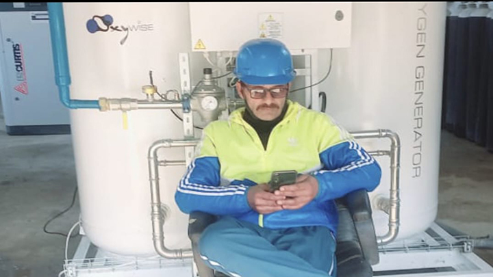 Meet Fayaz Ahmad, the man who trades his comfort for lighting up Hajin