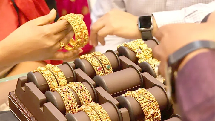 Smiles on the faces of Jewellers in Kashmir as the sales in the markets here have increased in the past few days