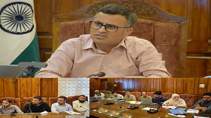 DC Bandipora reviews the functioning of the Cooperative Department.