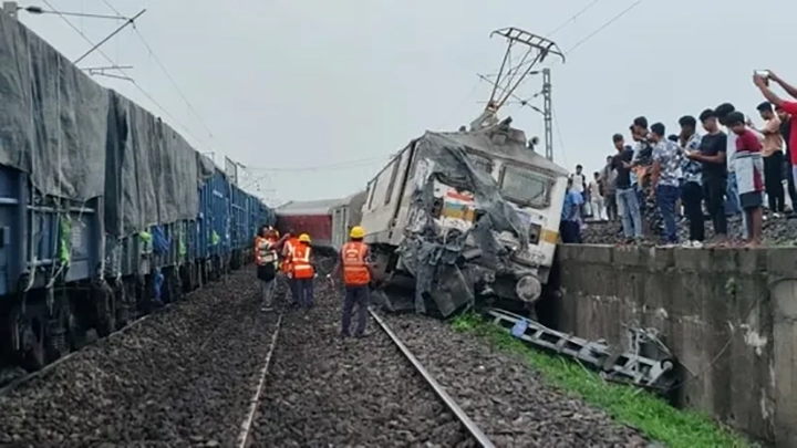 Jharkhand train accident: Howrah-Mumbai mail derails in Charadharpur, 2 killed, 20 injured