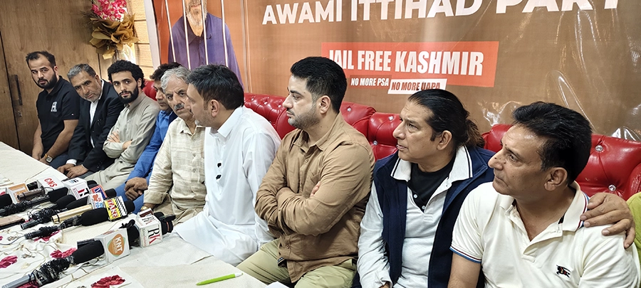 Former KCCI Chairman Sheikh Ashiq Joins Awami Itihaad Party