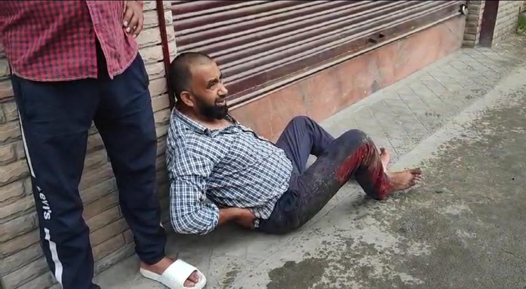 Man injured after jumping from a building as two back to back tremors shake Kashmir