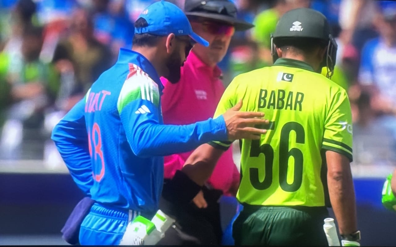Champions Trophy: Kohli pats Babar on the back, photo of heartwarming gesture goes viral