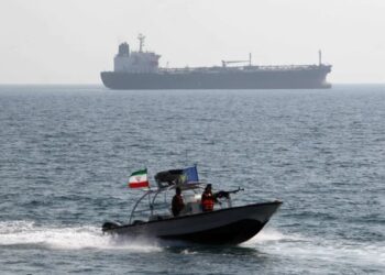 US says may ‘unsanction’ Iran as IRGC regulates Hormuz traffic