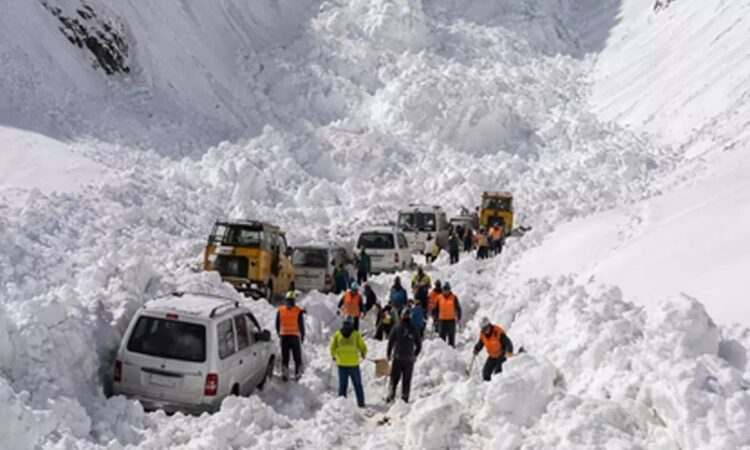 Five killed in Zojila avalanche, bodies retrieved, rescue continues for missing