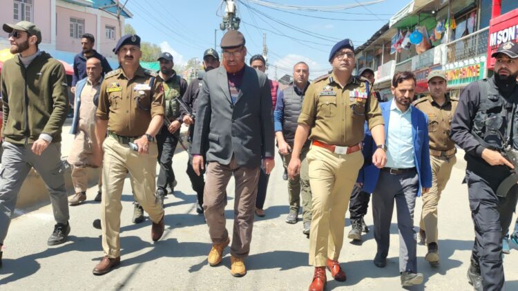 Sopore Police, Administration Launch One-Way Traffic System; Public Welcomes Move..